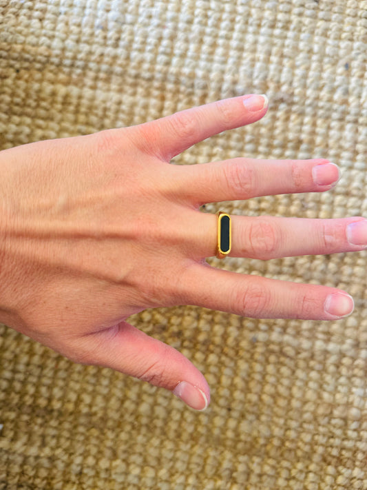 Bar ring black