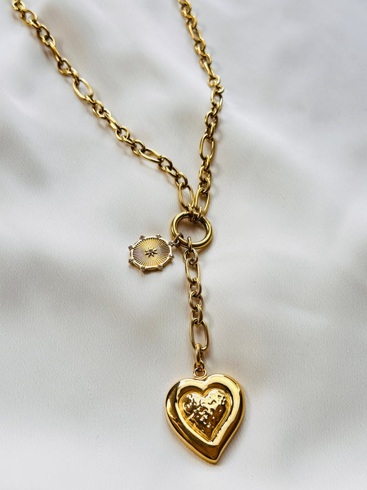 CIARA Chunky Chain Necklace with Hammered Heart Pendant
