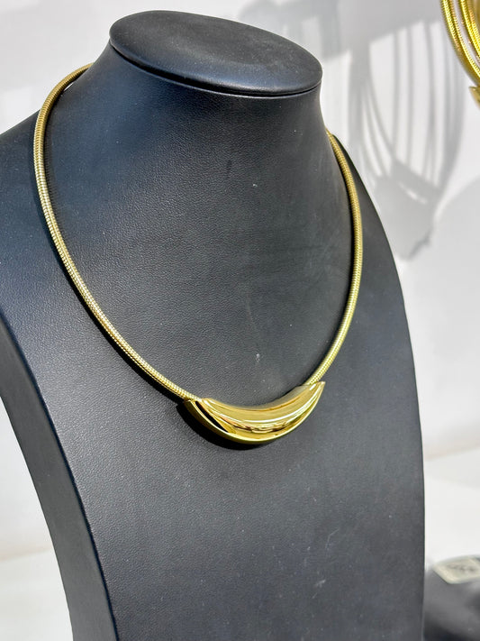DELILAH Magnetic Clasp Necklace Smooth Pendant SMOOTH